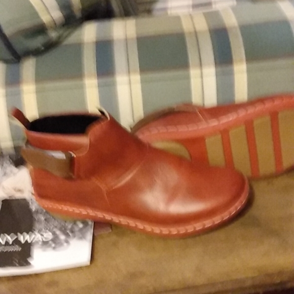 COPY - Red Booties. 8m - Picture 2 of 4